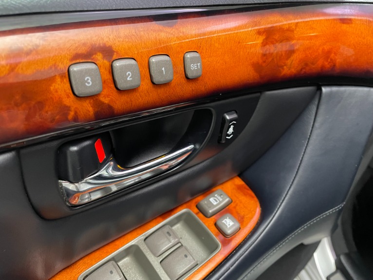 Used-2005-Lexus-LS-430-RWD