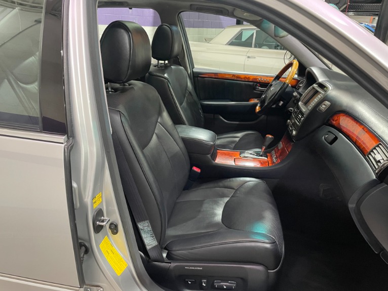 Used-2005-Lexus-LS-430-RWD