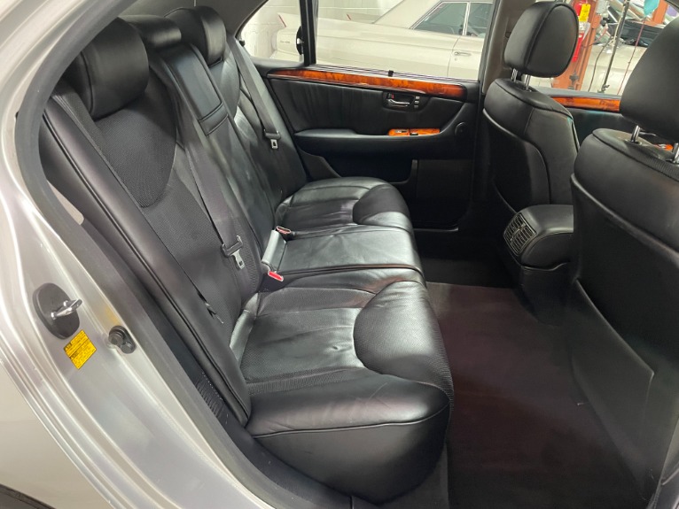 Used-2005-Lexus-LS-430-RWD
