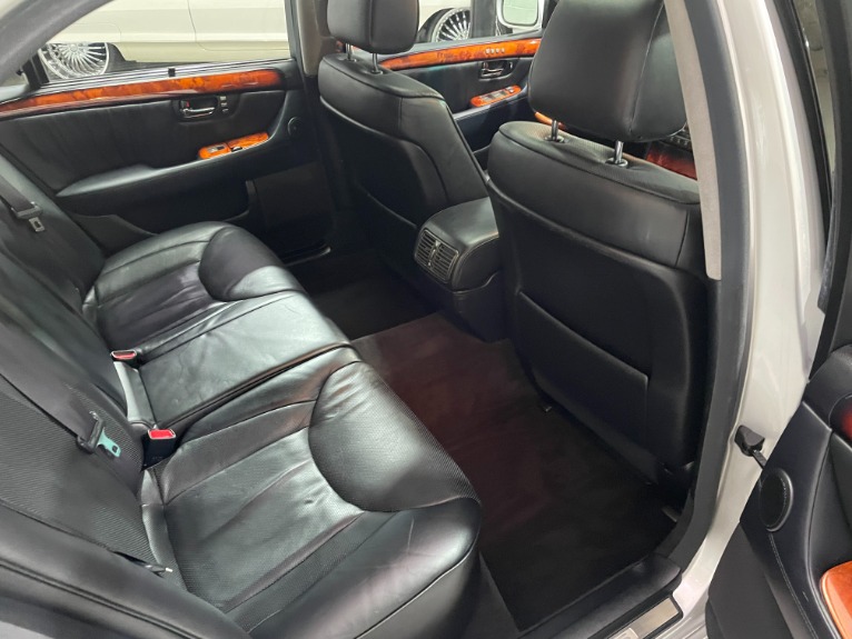 Used-2005-Lexus-LS-430-RWD