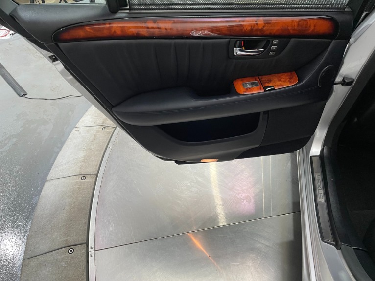 Used-2005-Lexus-LS-430-RWD