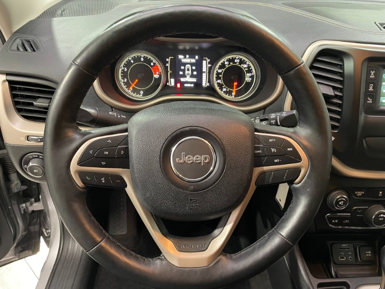 Used-2018-Jeep-Cherokee-Latitude-FWD