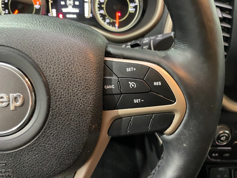 Used-2018-Jeep-Cherokee-Latitude-FWD