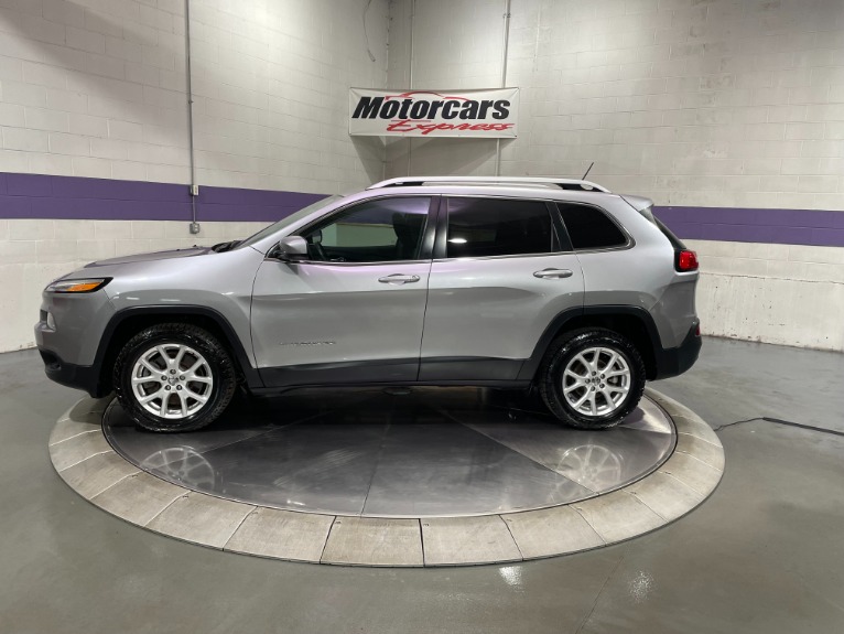 Used-2018-Jeep-Cherokee-Latitude-FWD