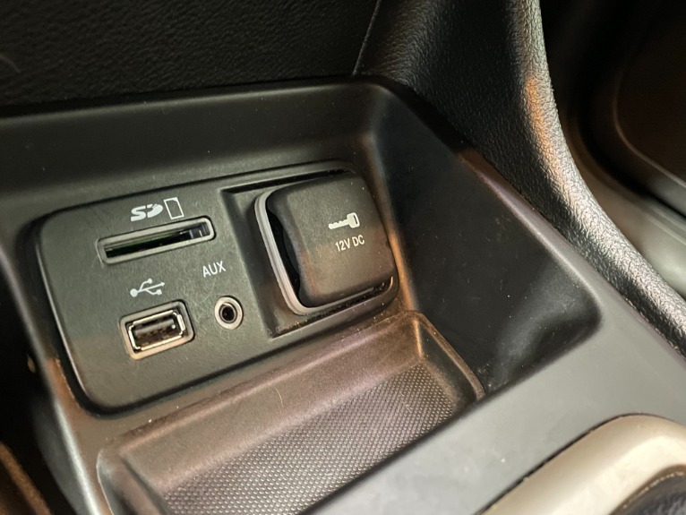 Used-2018-Jeep-Cherokee-Latitude-FWD