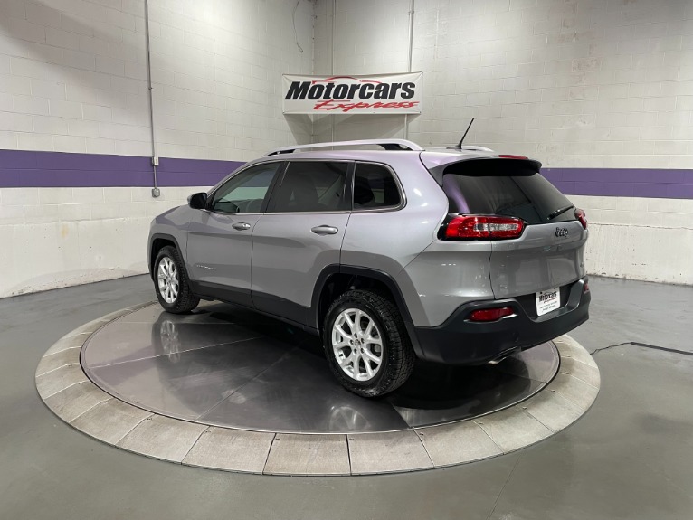 Used-2018-Jeep-Cherokee-Latitude-FWD