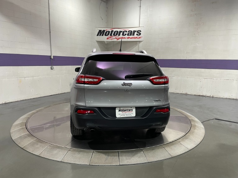Used-2018-Jeep-Cherokee-Latitude-FWD