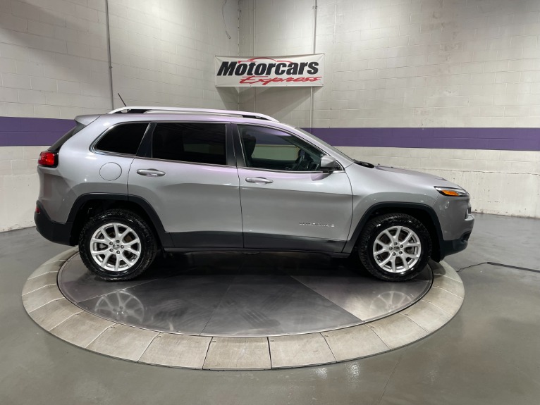 Used-2018-Jeep-Cherokee-Latitude-FWD