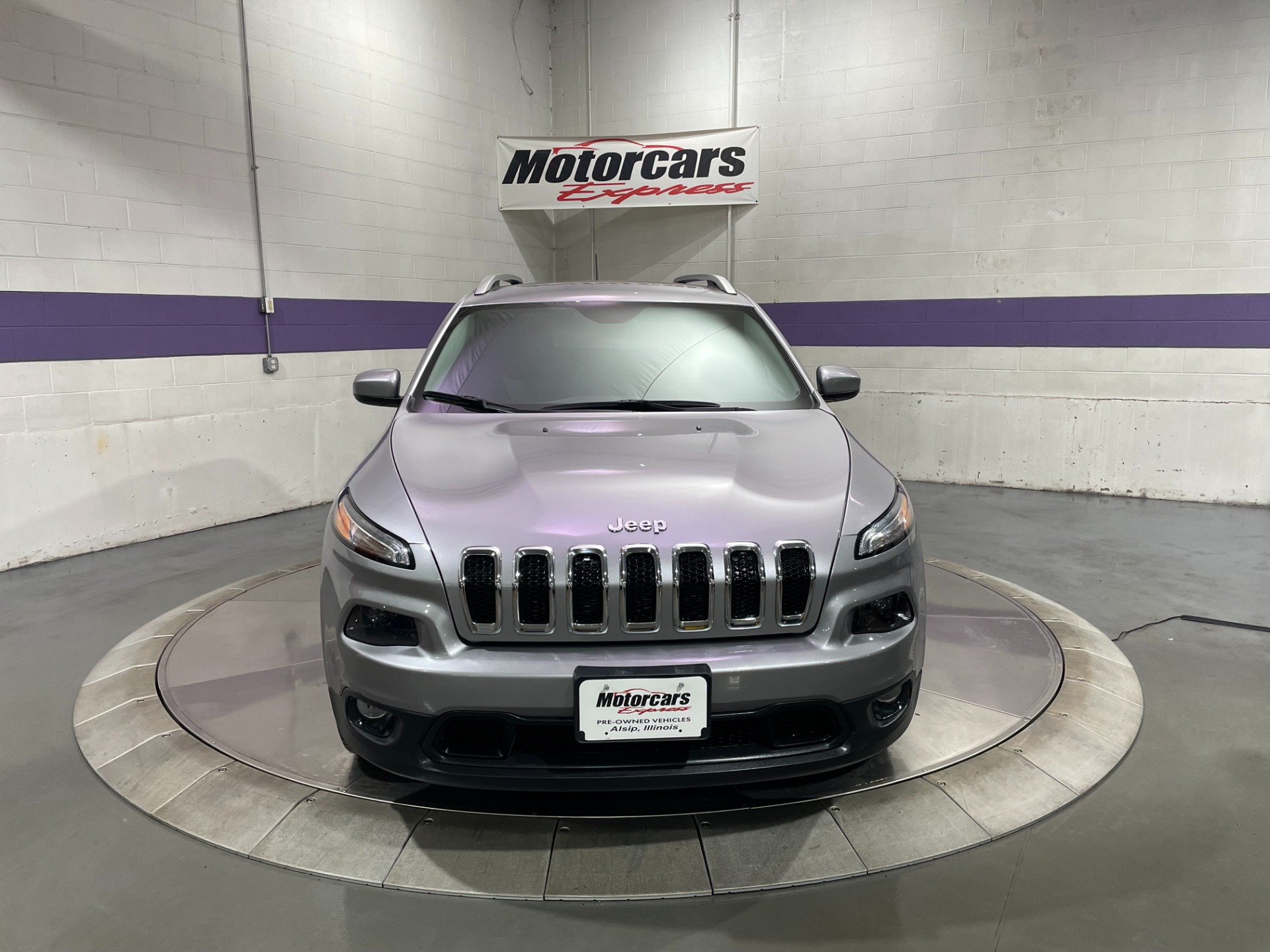 Used-2018-Jeep-Cherokee-Latitude-FWD