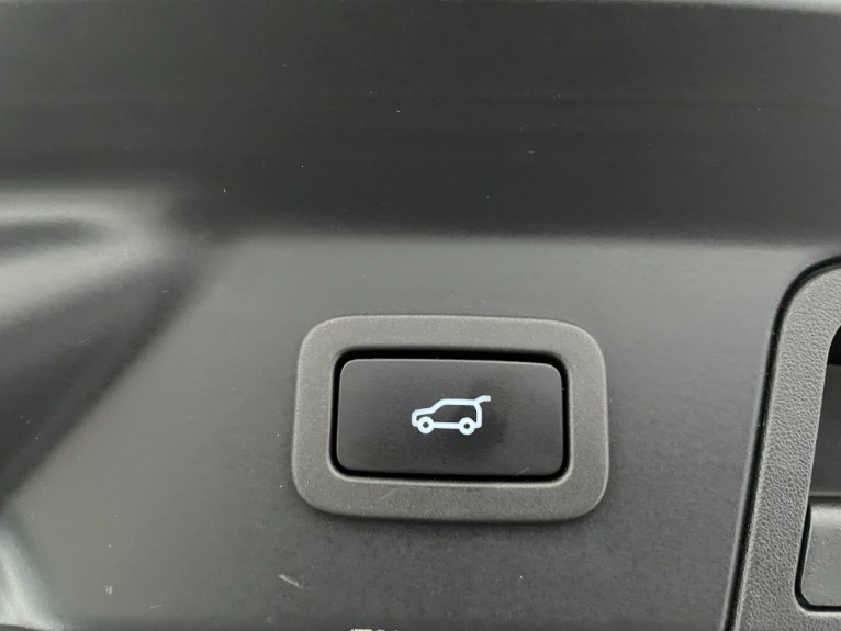 Used-2018-Land-Rover-Range-Rover-Velar-P380-R-Dynamic-SE-AWD