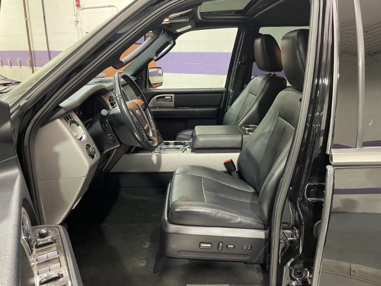 Used-2017-Ford-Expedition-Limited-4X4
