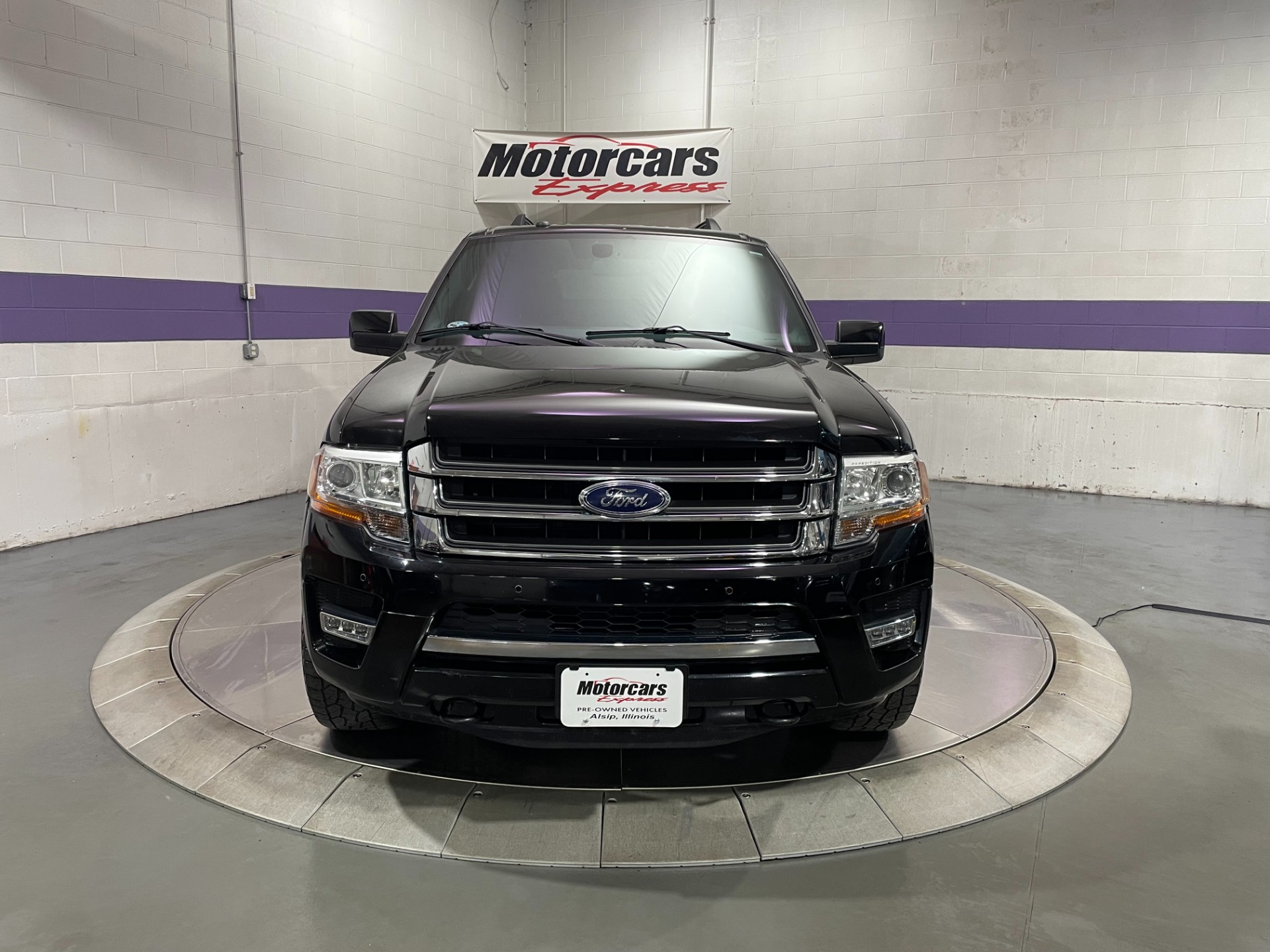 Used-2017-Ford-Expedition-Limited-4X4