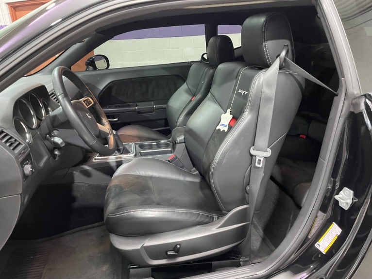 Used-2009-Dodge-Challenger-SRT8-Manual