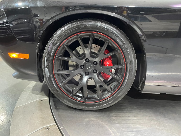 Used-2009-Dodge-Challenger-SRT8-Manual