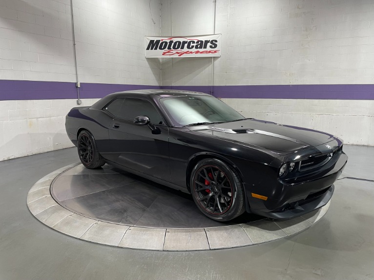 Used-2009-Dodge-Challenger-SRT8-Manual