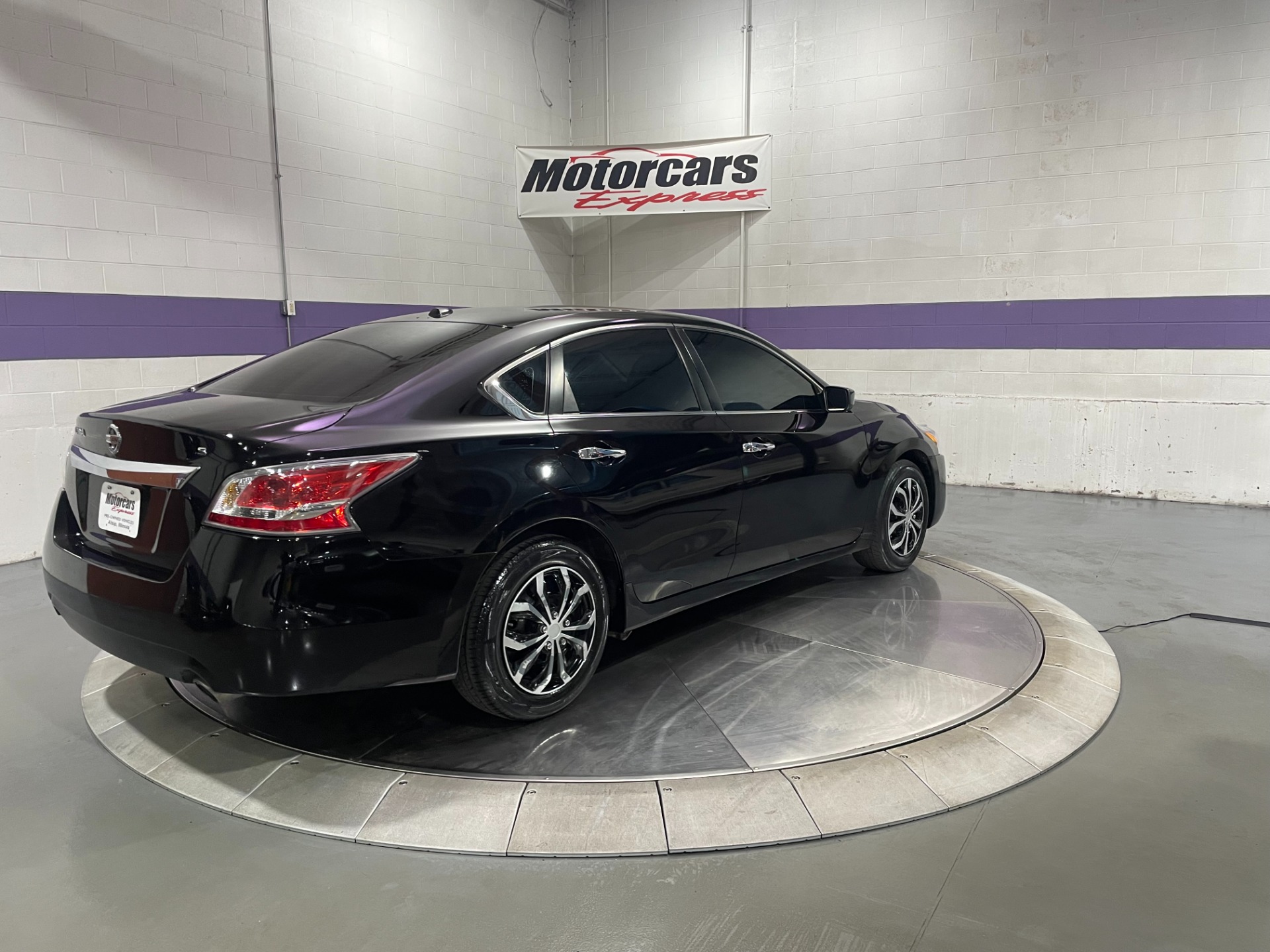 Used-2015-Nissan-Altima-25-S-FWD
