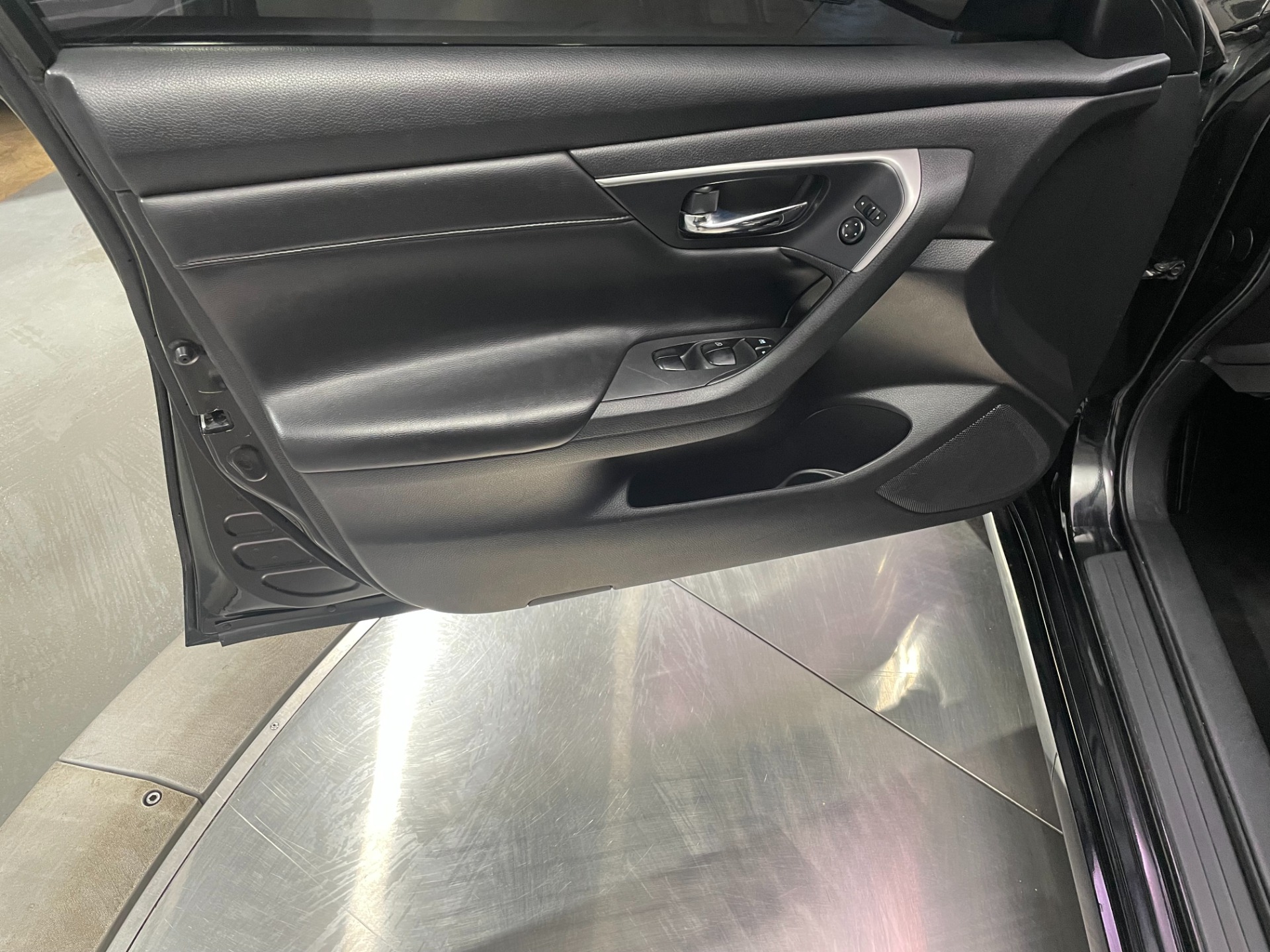Used-2015-Nissan-Altima-25-S-FWD
