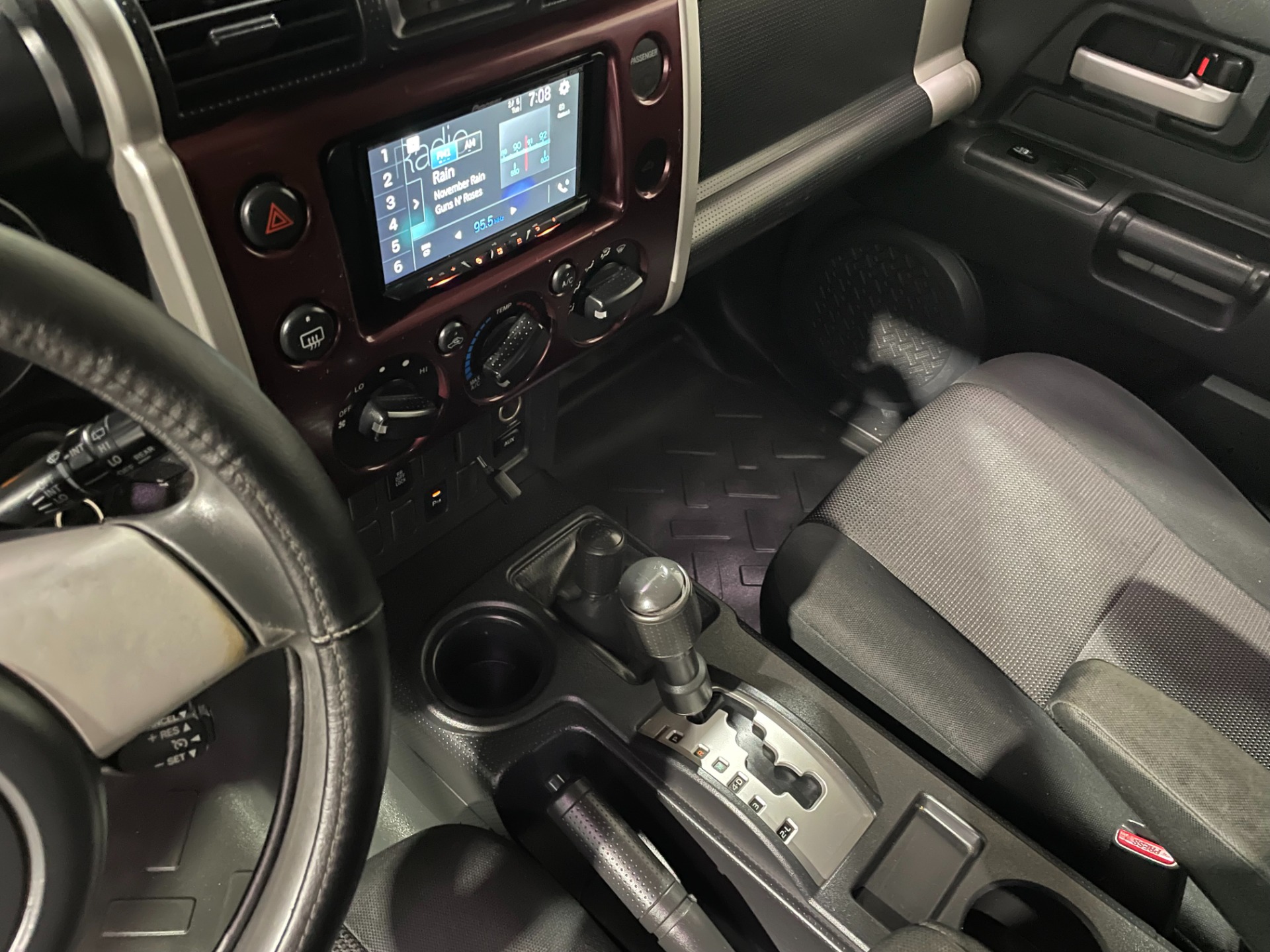 Used-2007-Toyota-FJ-Cruiser-4WD