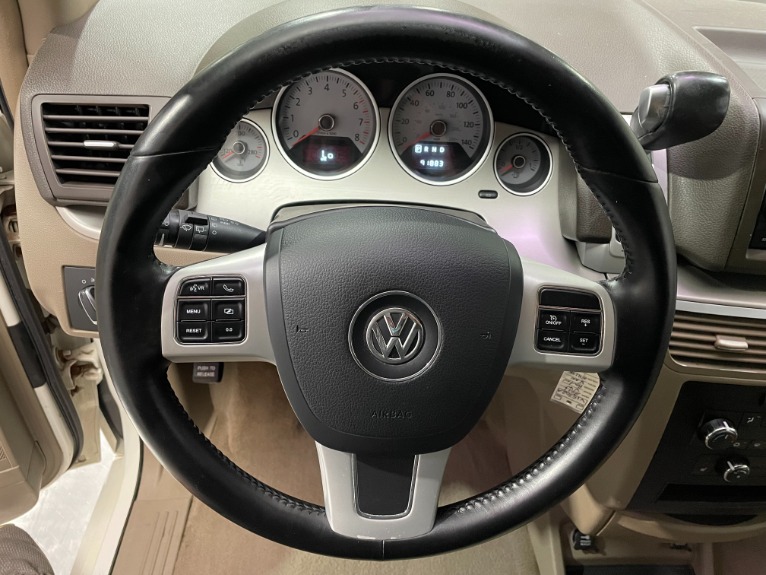 Used-2011-Volkswagen-Routan-SE-FWD