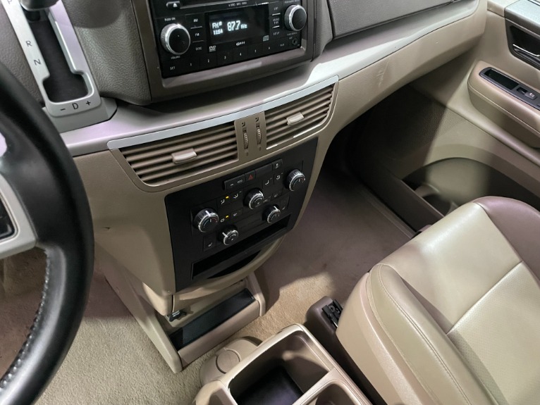 Used-2011-Volkswagen-Routan-SE-FWD