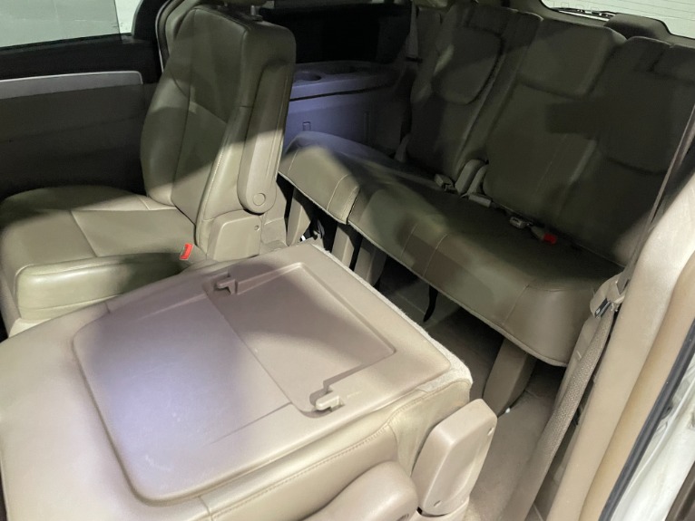Used-2011-Volkswagen-Routan-SE-FWD