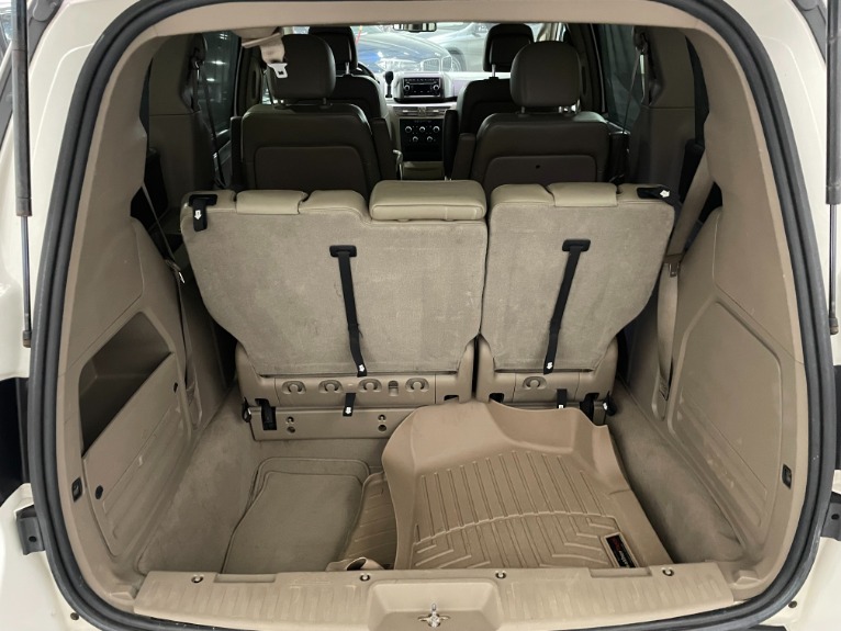 Used-2011-Volkswagen-Routan-SE-FWD