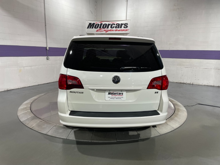 Used-2011-Volkswagen-Routan-SE-FWD