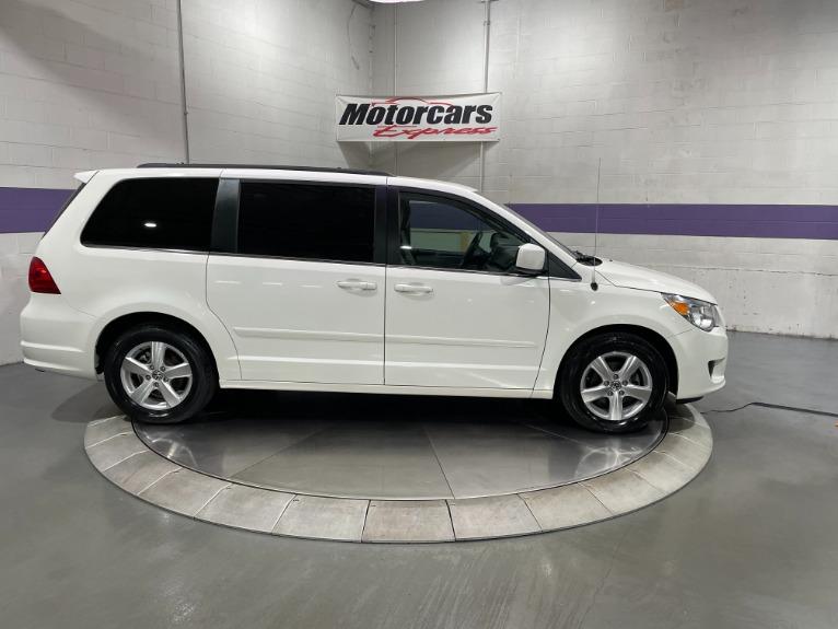 Used-2011-Volkswagen-Routan-SE-FWD