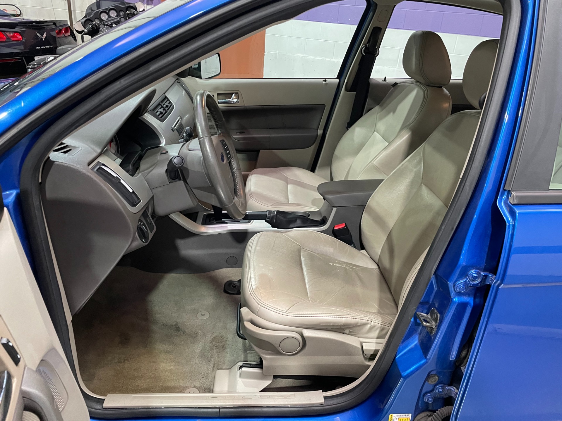Used-2010-Ford-Focus-SEL-FWD