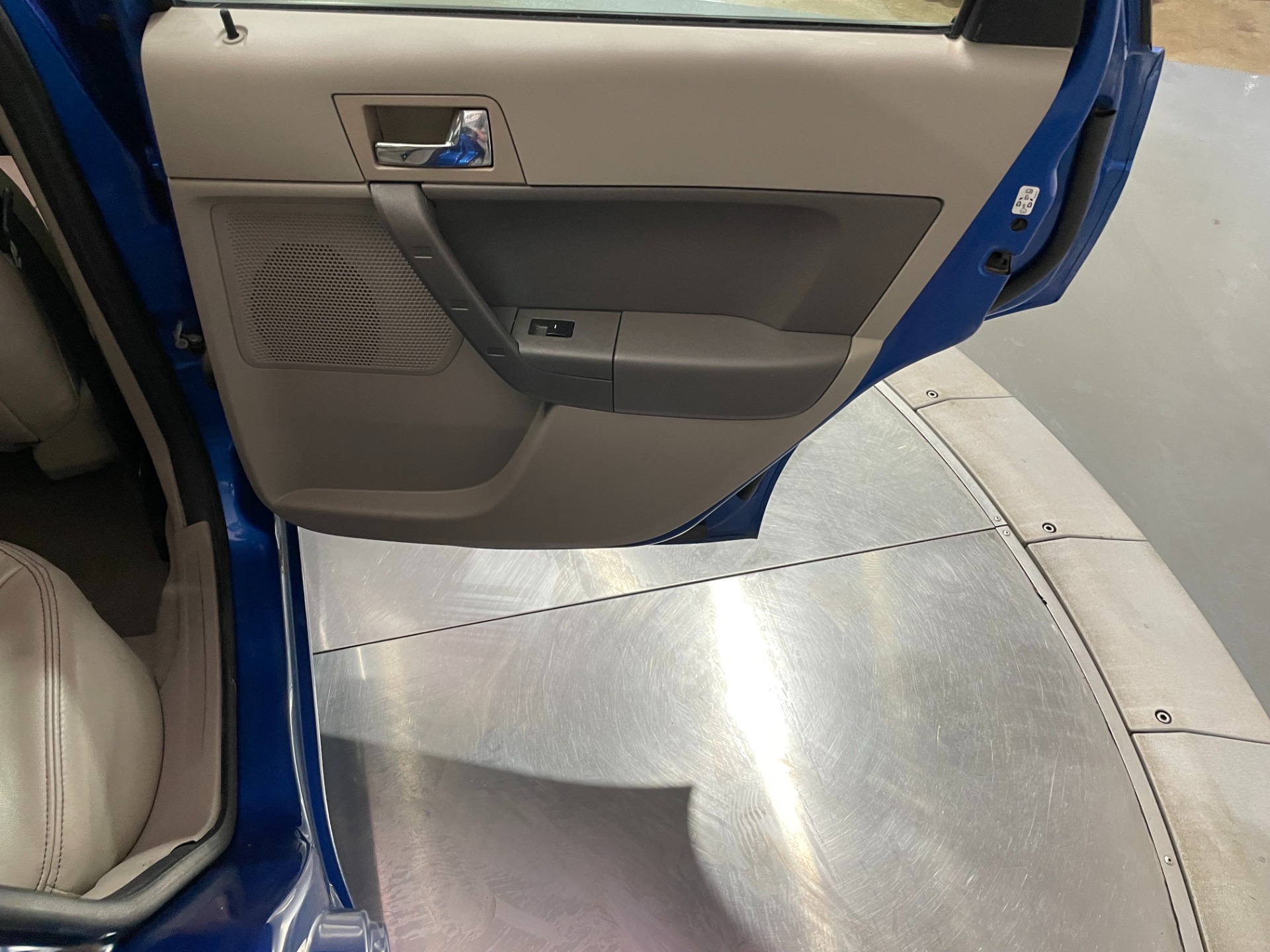 Used-2010-Ford-Focus-SEL-FWD