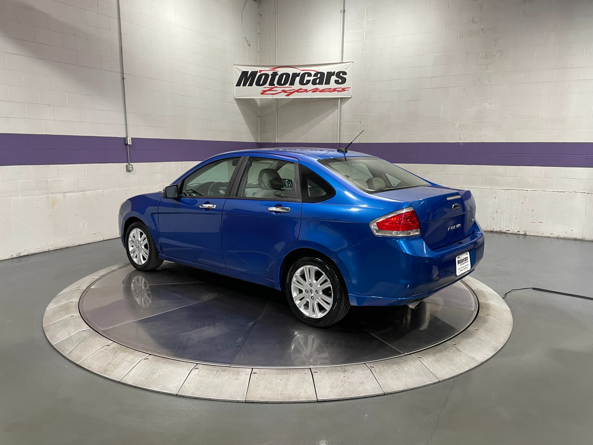 Used-2010-Ford-Focus-SEL-FWD