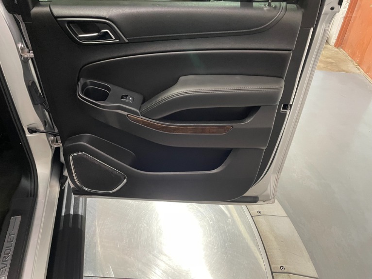 Used-2017-Chevrolet-Suburban-LT-1500-4X4