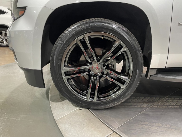 Used-2017-Chevrolet-Suburban-LT-1500-4X4