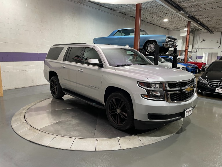 Used-2017-Chevrolet-Suburban-LT-1500-4X4