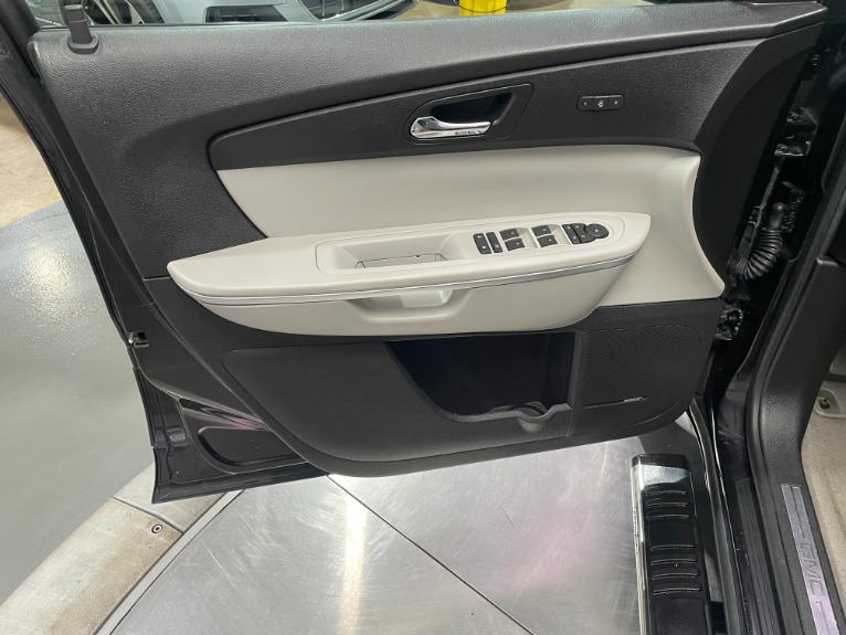 Used-2010-GMC-Acadia-SLT-2-FWD