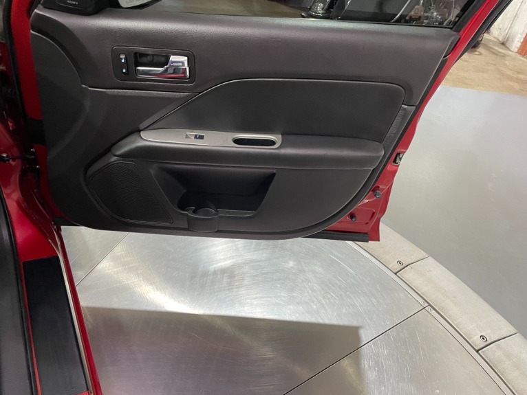 Used-2011-Ford-Fusion-SEL-FWD