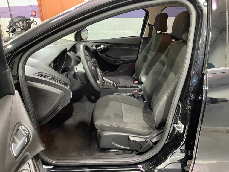 Used-2018-Ford-Focus-SE-FWD