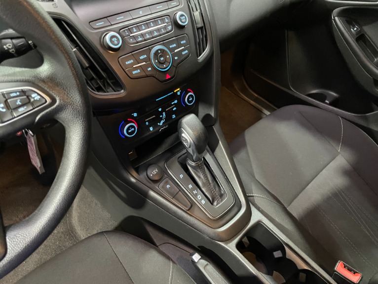 Used-2018-Ford-Focus-SE-FWD