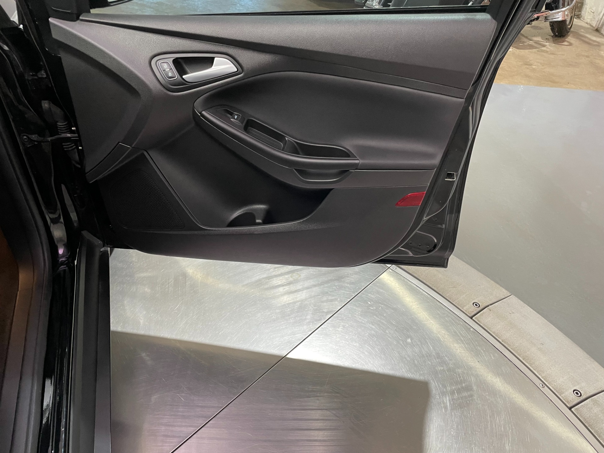 Used-2018-Ford-Focus-SE-FWD