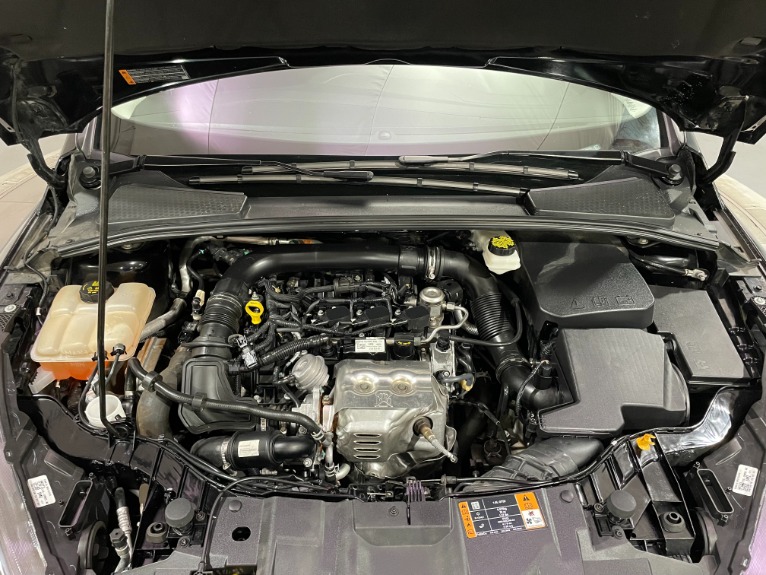 Used-2018-Ford-Focus-SE-FWD