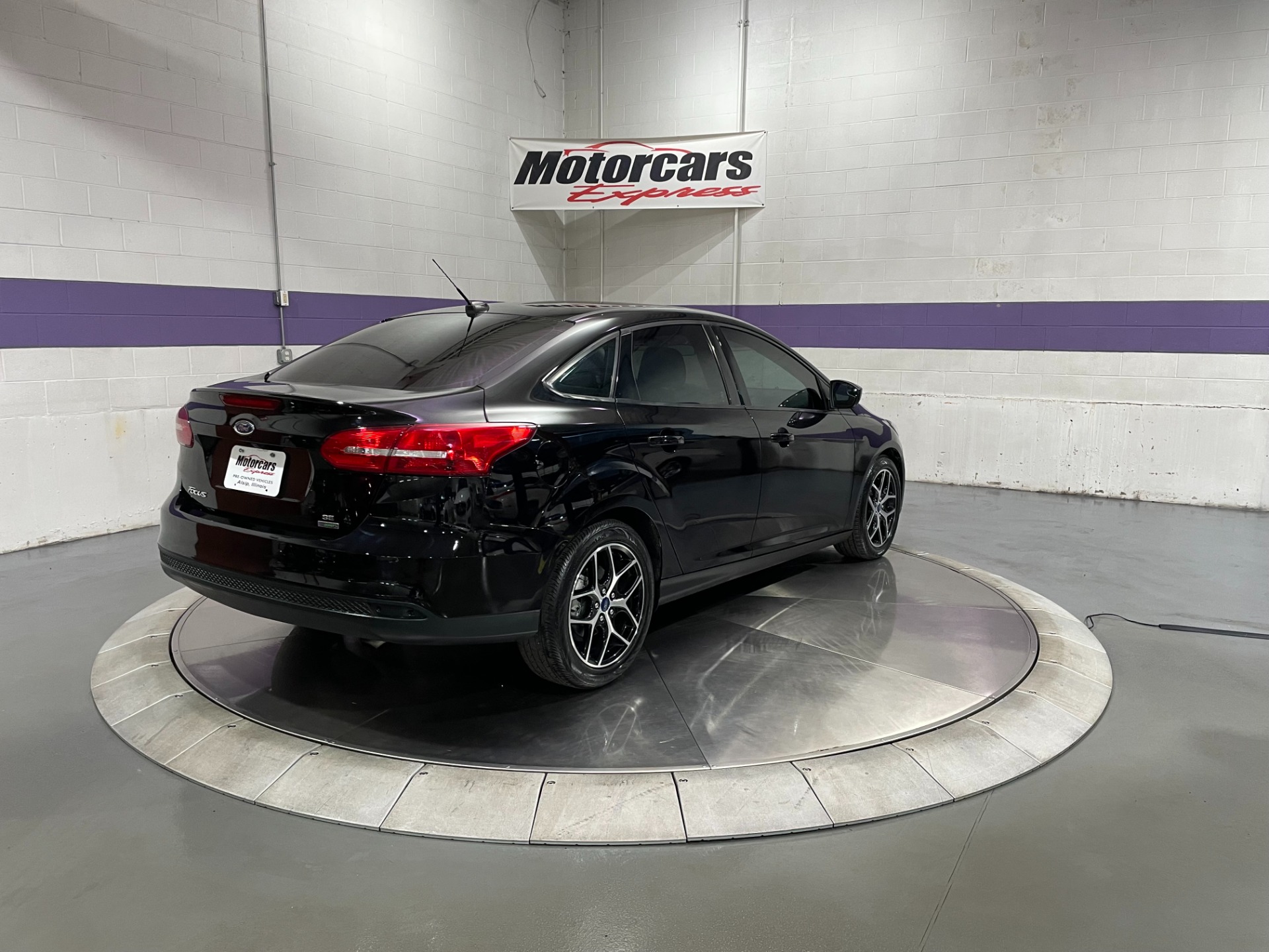 Used-2018-Ford-Focus-SE-FWD