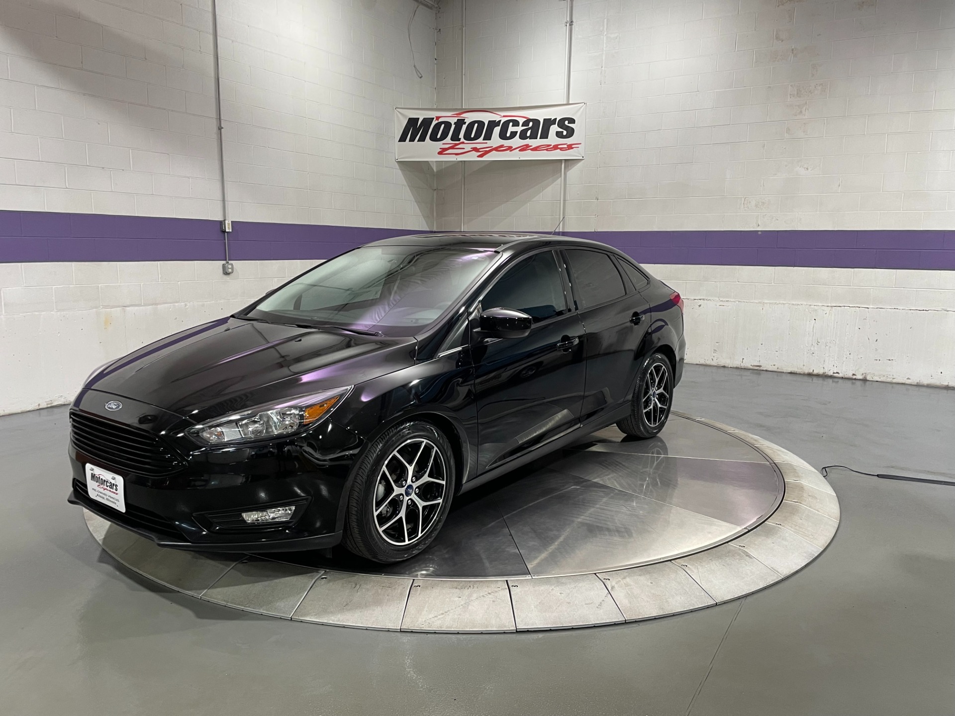 Used-2018-Ford-Focus-SE-FWD