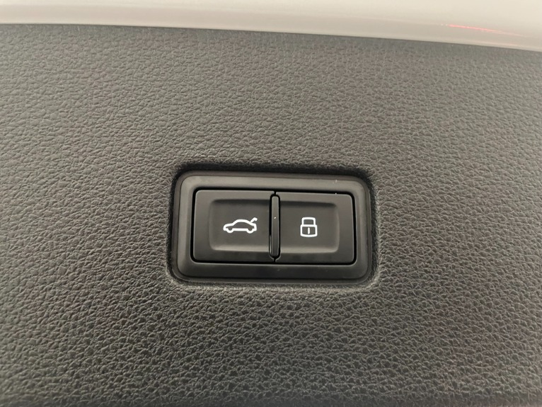 Used-2019-Audi-Q8-30T-quattro-Premium-Plus