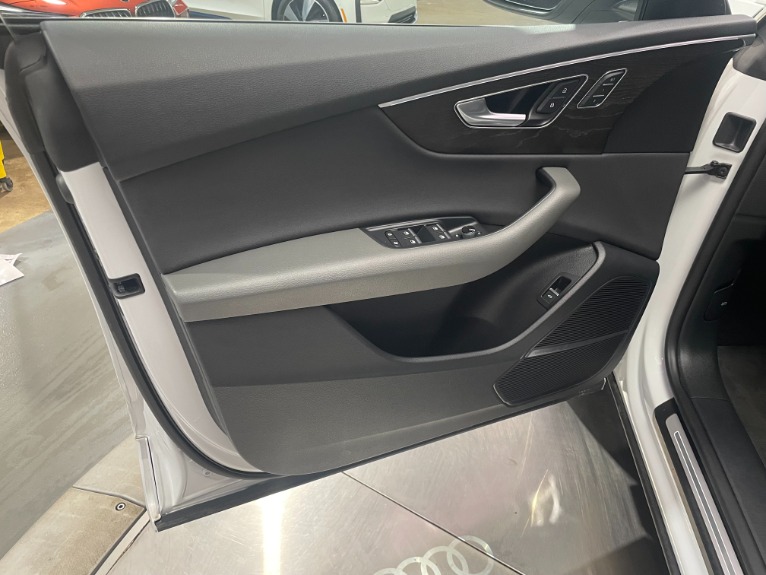 Used-2019-Audi-Q8-30T-quattro-Premium-Plus