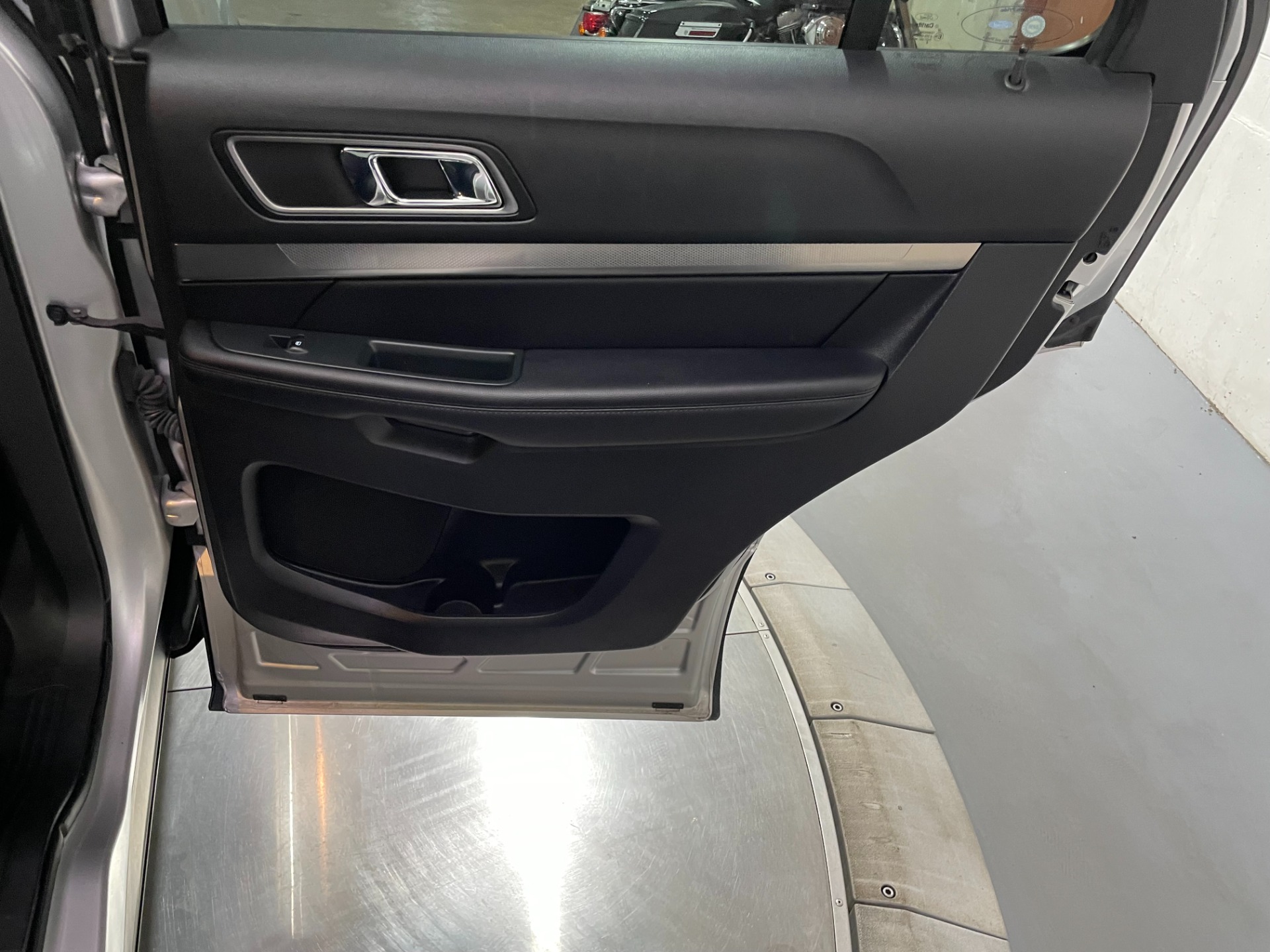 Used-2018-Ford-Explorer-XLT-AWD