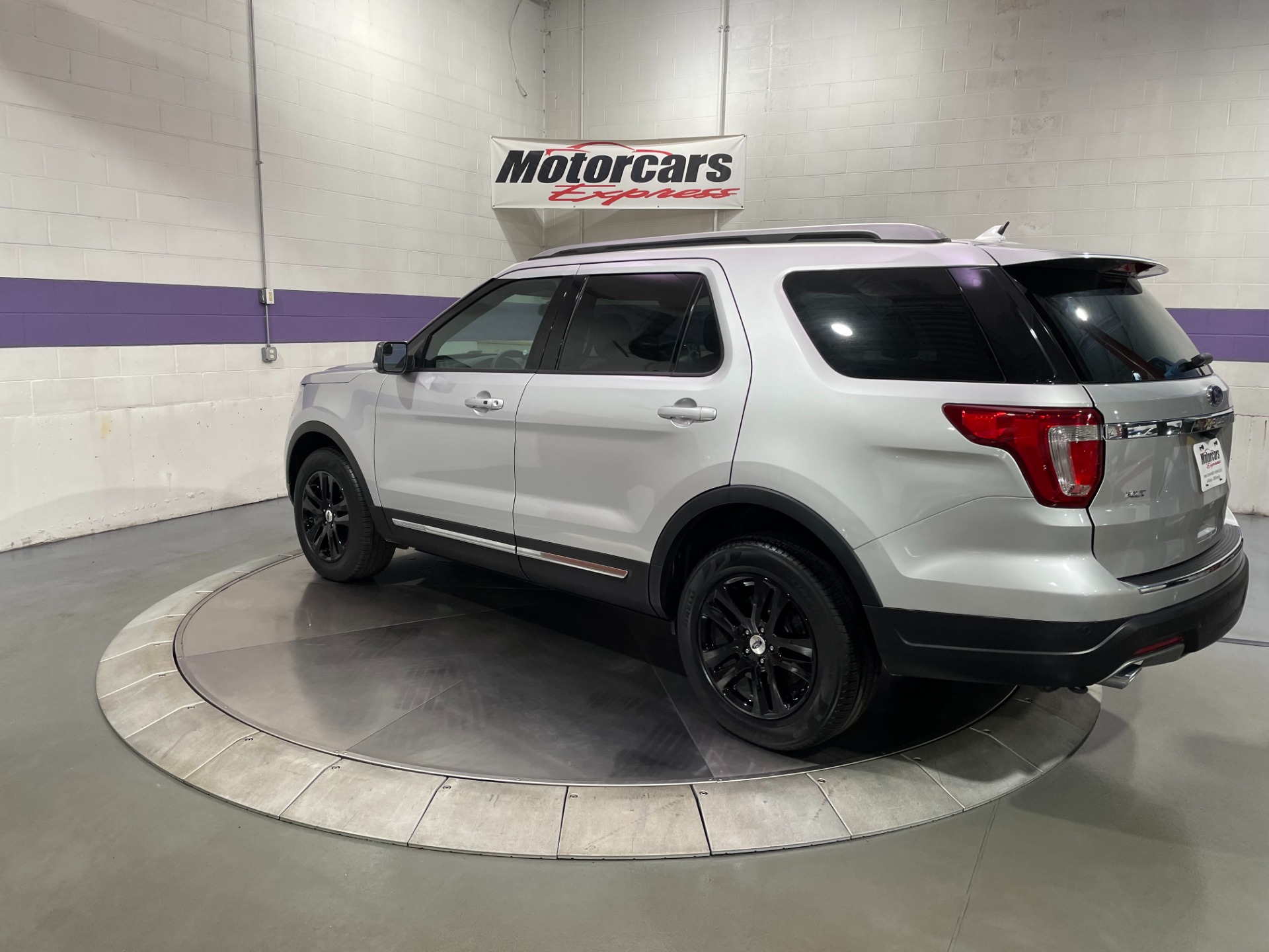 Used-2018-Ford-Explorer-XLT-AWD