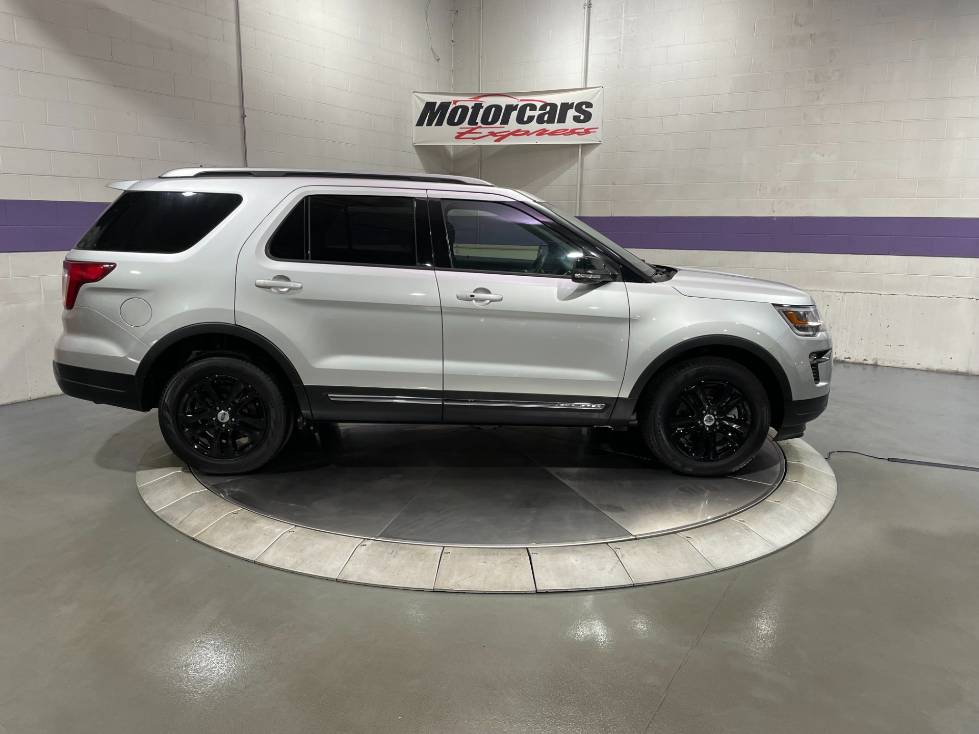 Used-2018-Ford-Explorer-XLT-AWD