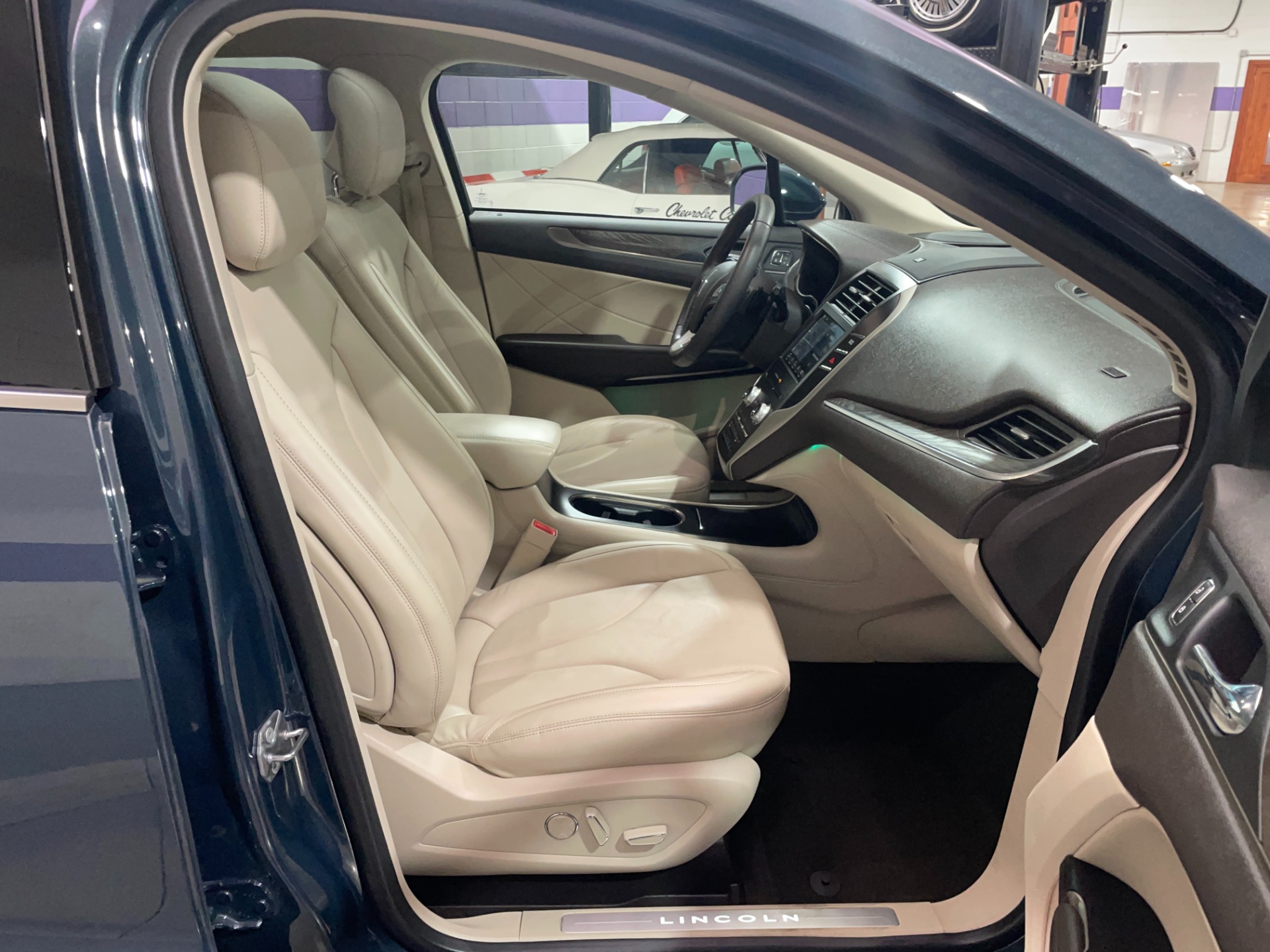 Used-2019-Lincoln-MKC-Reserve-AWD