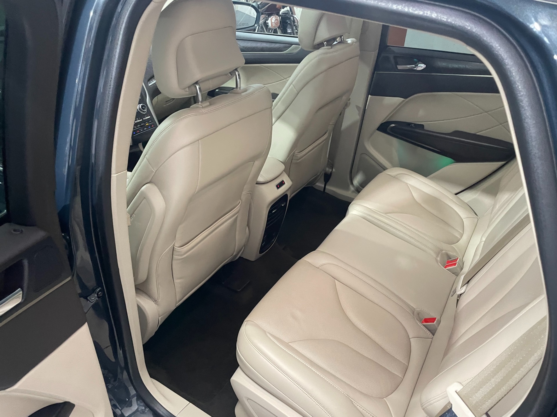 Used-2019-Lincoln-MKC-Reserve-AWD
