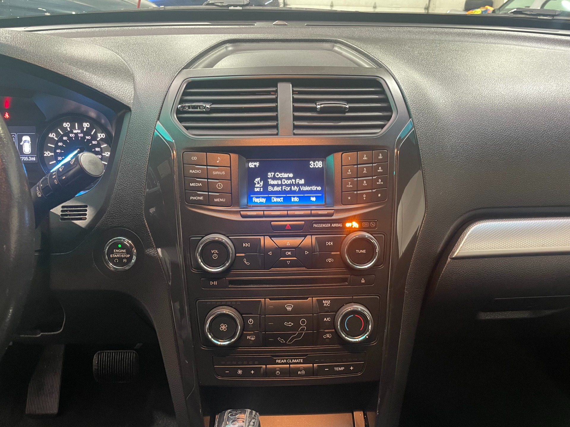 Used-2016-Ford-Explorer-XLT-FWD